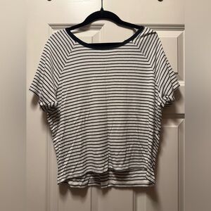 American Eagle Outfitters Black and White Ribbed Striped Tee Size XL